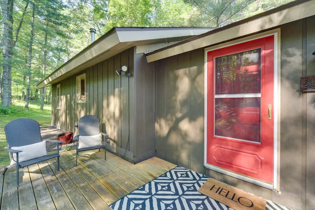 Charming Cabin on Grindstone Lake