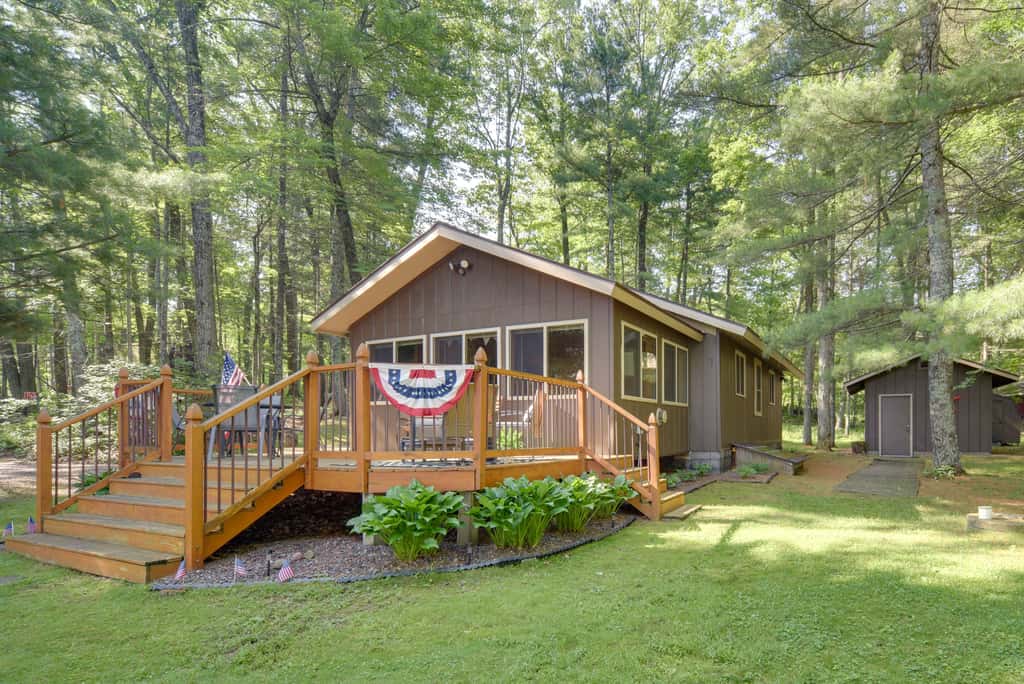 Charming Cabin on Grindstone Lake