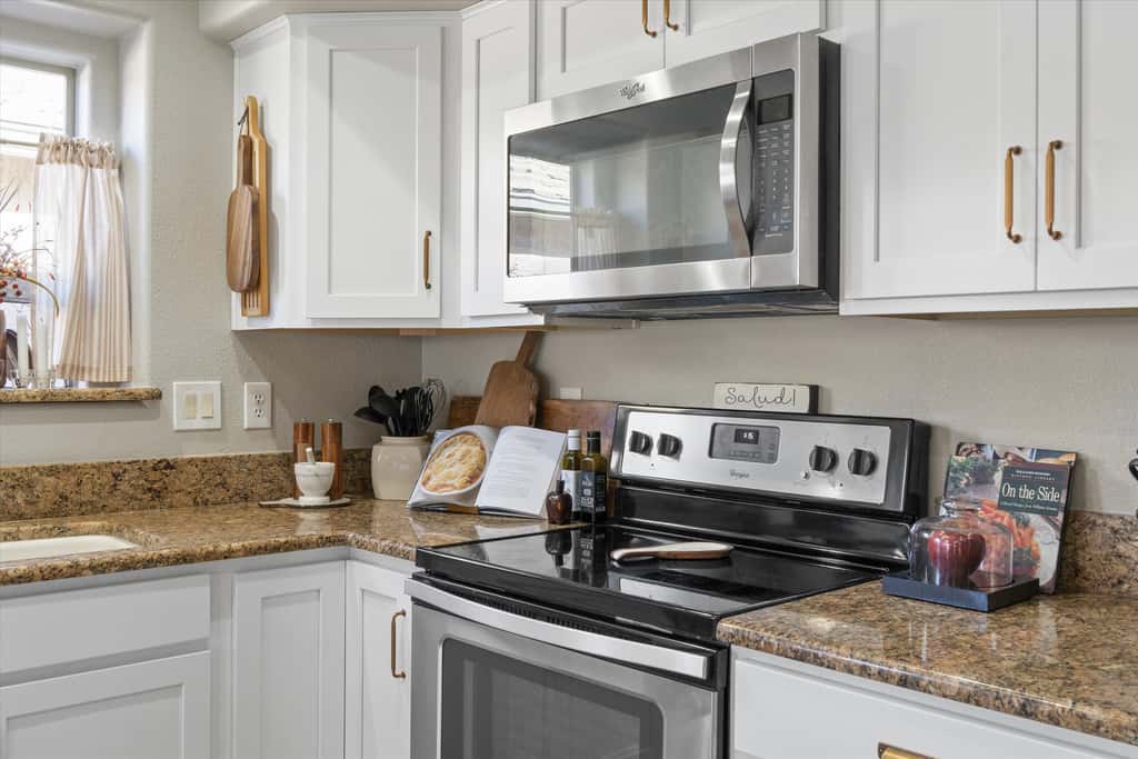 Maricopa Home <1 Mile to The Duke Golf Course!