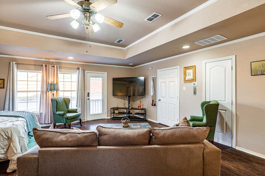 Granbury Studio - 10 Mins From Town + The Lake!