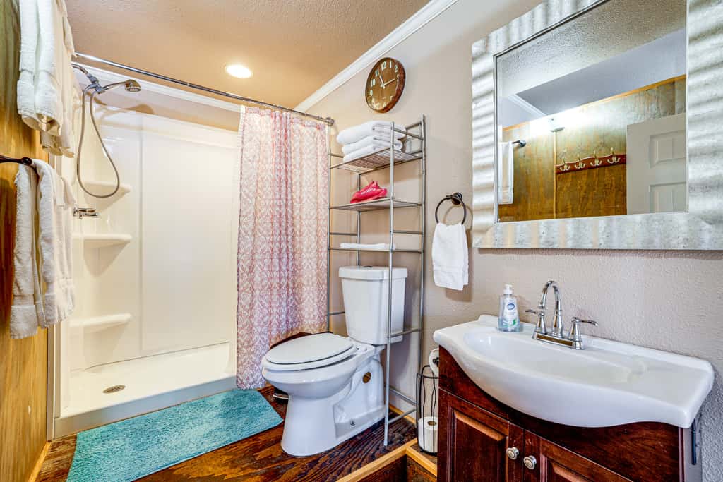 Granbury Studio - 10 Mins From Town + The Lake!