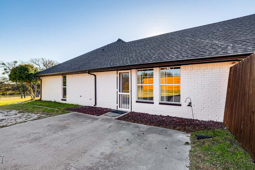 Granbury Studio - 10 Mins From Town + The Lake!