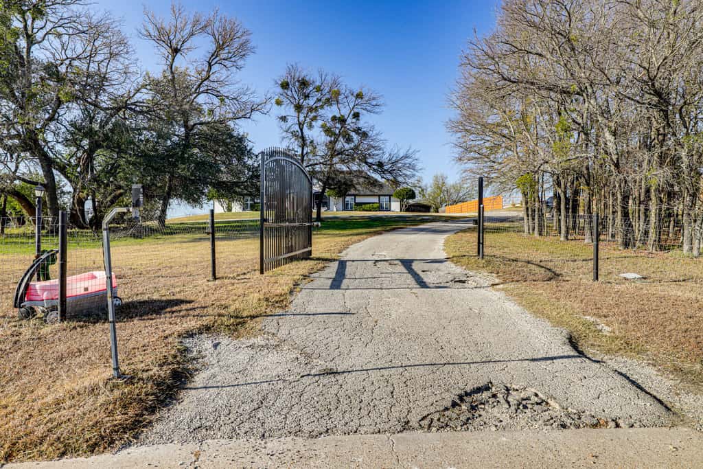 Granbury Studio - 10 Mins From Town + The Lake!