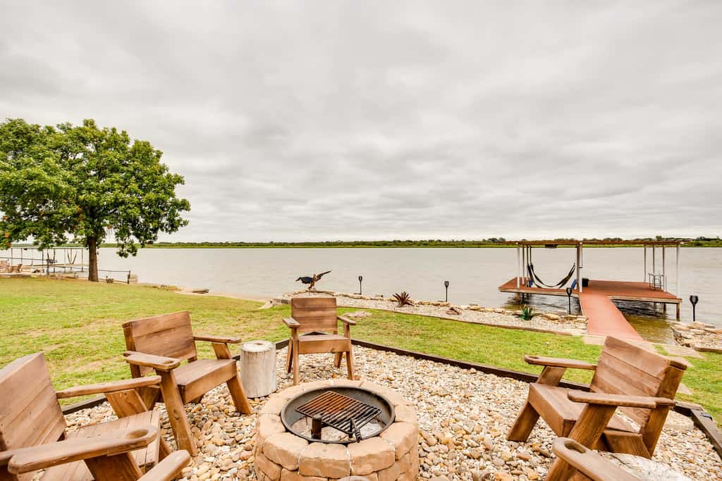 Lake Granbury Fishing Escape w/ Dock & Kayaks!