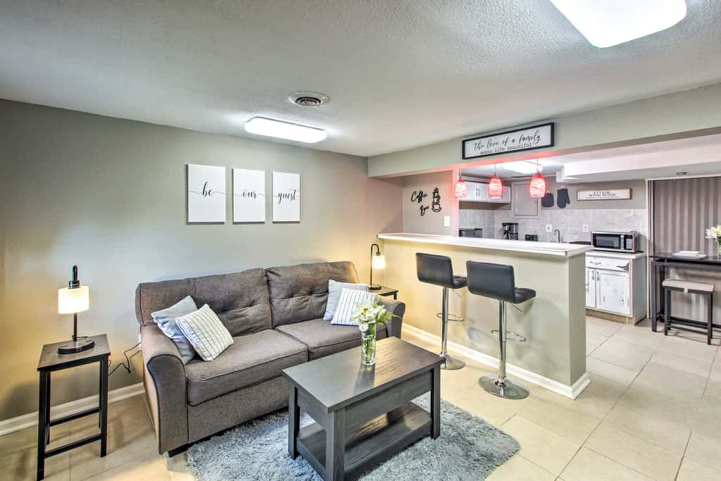 Kansas City Vacation Rental - 10 Mi to Dtwn!