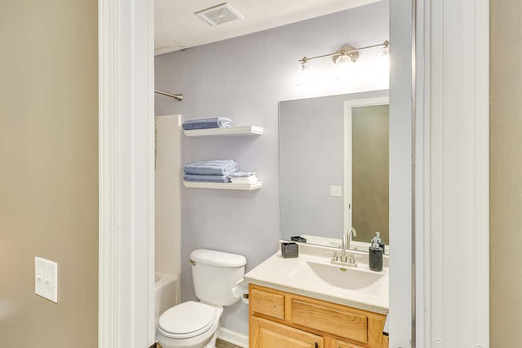 Private Yard & Patio: Spacious Retreat in Omaha!