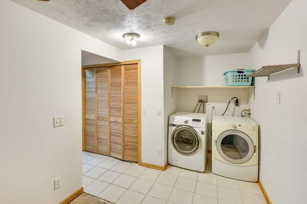 Private Yard & Patio: Spacious Retreat in Omaha!