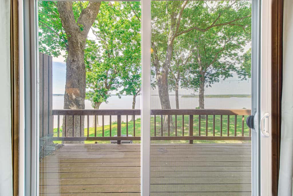 Grand Lake Views + Fire Pit: Monkey Island Home!