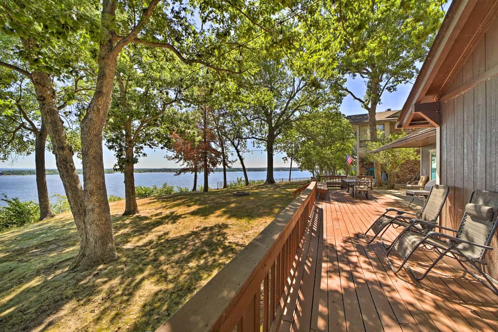 Grand Lake Views + Fire Pit: Monkey Island Home!