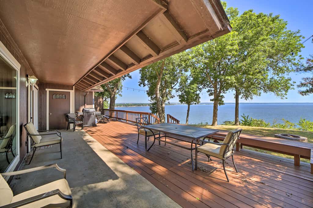 Grand Lake Views + Fire Pit: Monkey Island Home!