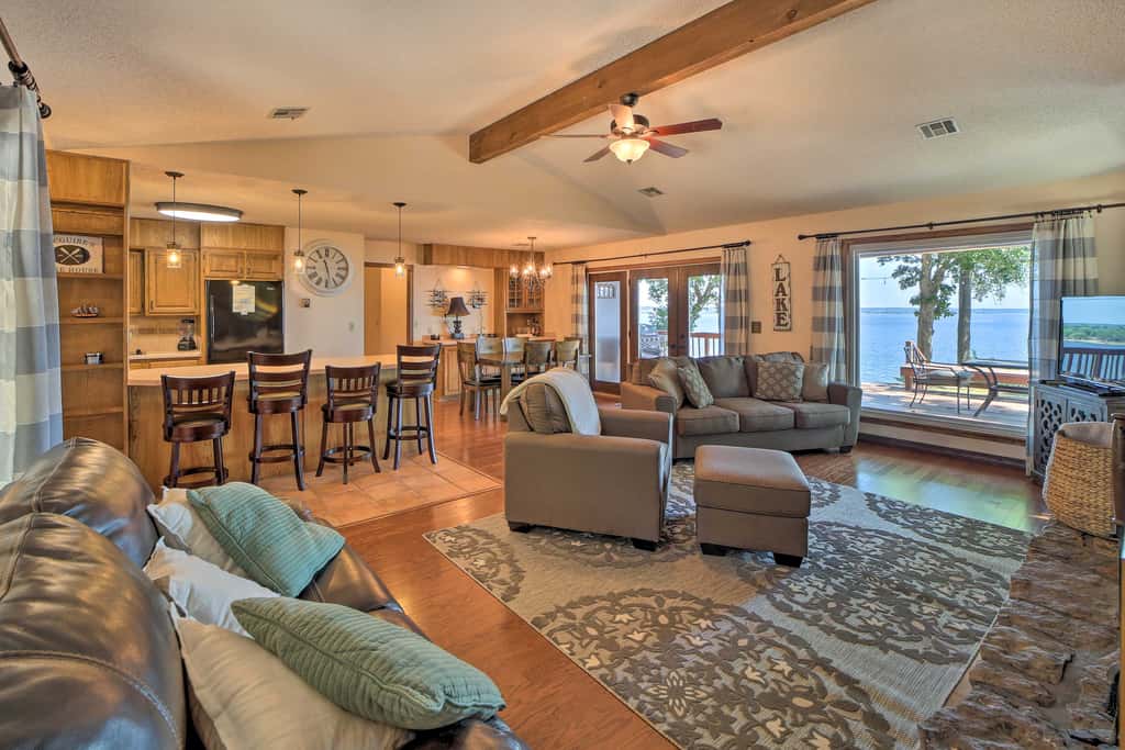 Grand Lake Views + Fire Pit: Monkey Island Home!