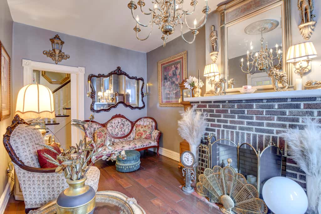 Elegant Upton Rowhouse 2 Mi to Inner Harbor!