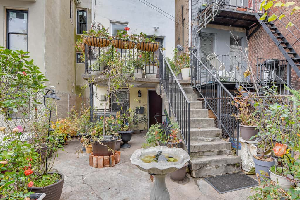 Elegant Upton Rowhouse 2 Mi to Inner Harbor!