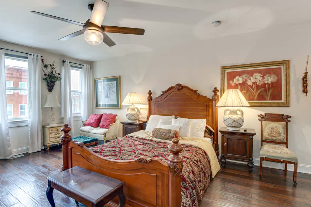 Elegant Upton Rowhouse 2 Mi to Inner Harbor!