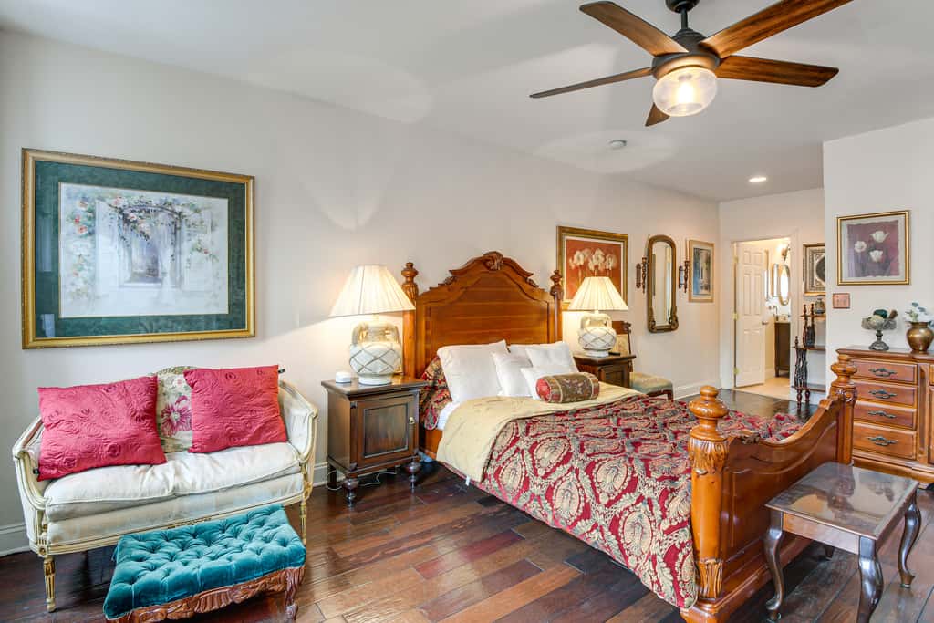 Elegant Upton Rowhouse 2 Mi to Inner Harbor!