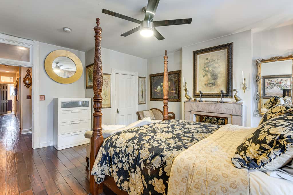 Elegant Upton Rowhouse 2 Mi to Inner Harbor!