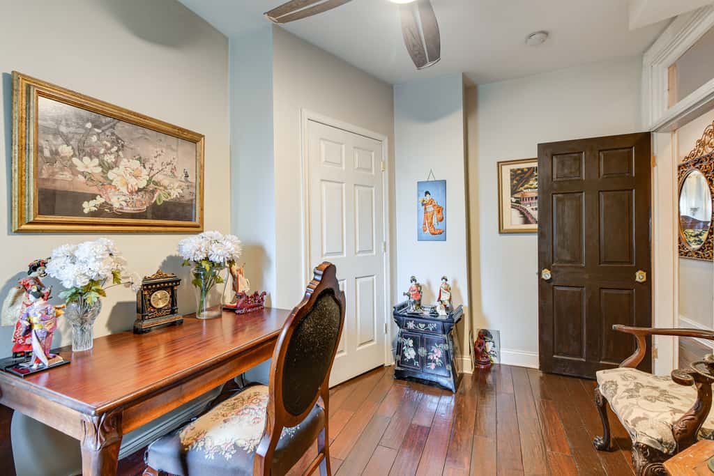 Elegant Upton Rowhouse 2 Mi to Inner Harbor!