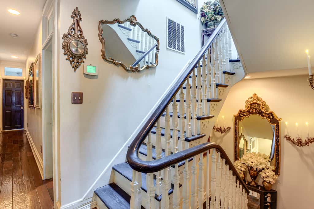 Elegant Upton Rowhouse 2 Mi to Inner Harbor!