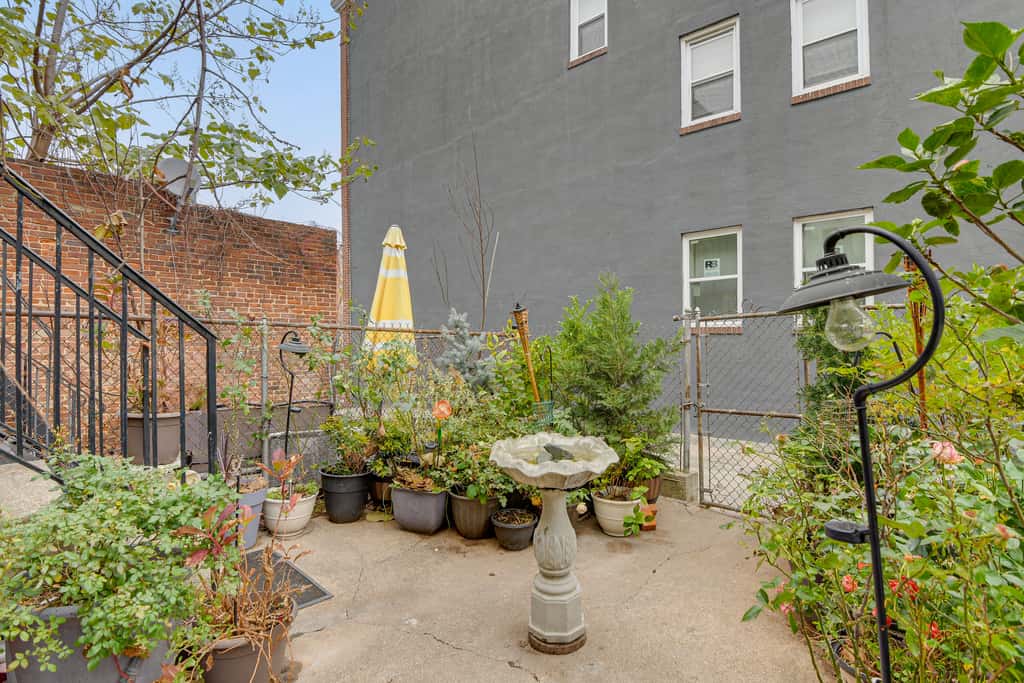 Elegant Upton Rowhouse 2 Mi to Inner Harbor!