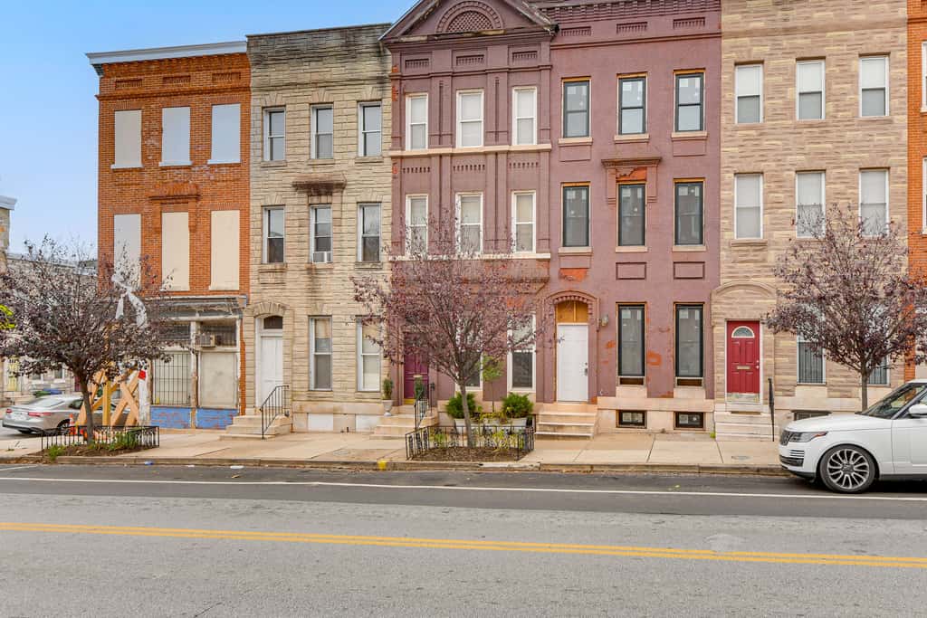 Elegant Upton Rowhouse 2 Mi to Inner Harbor!
