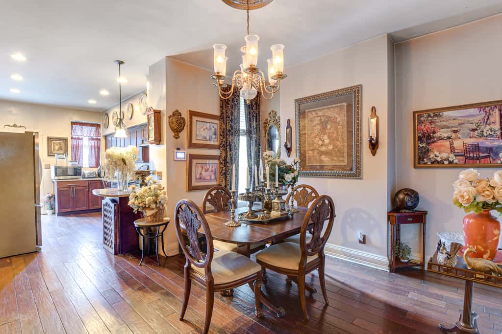 Elegant Upton Rowhouse 2 Mi to Inner Harbor!