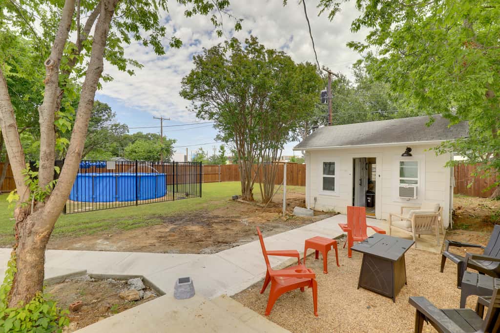 Walk to Cowboys Games: Arlington Home w/ Hot Tub!