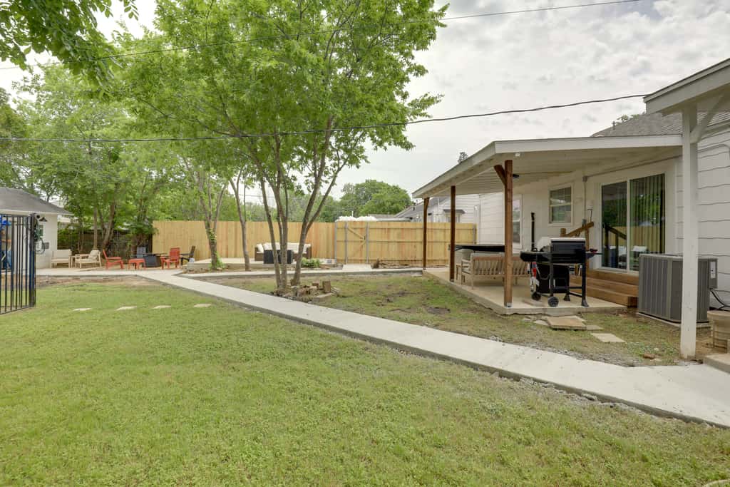 Walk to Cowboys Games: Arlington Home w/ Hot Tub!