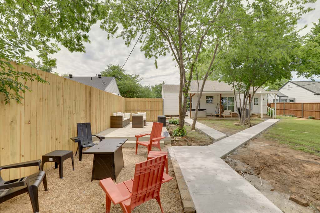 Walk to Cowboys Games: Arlington Home w/ Hot Tub!