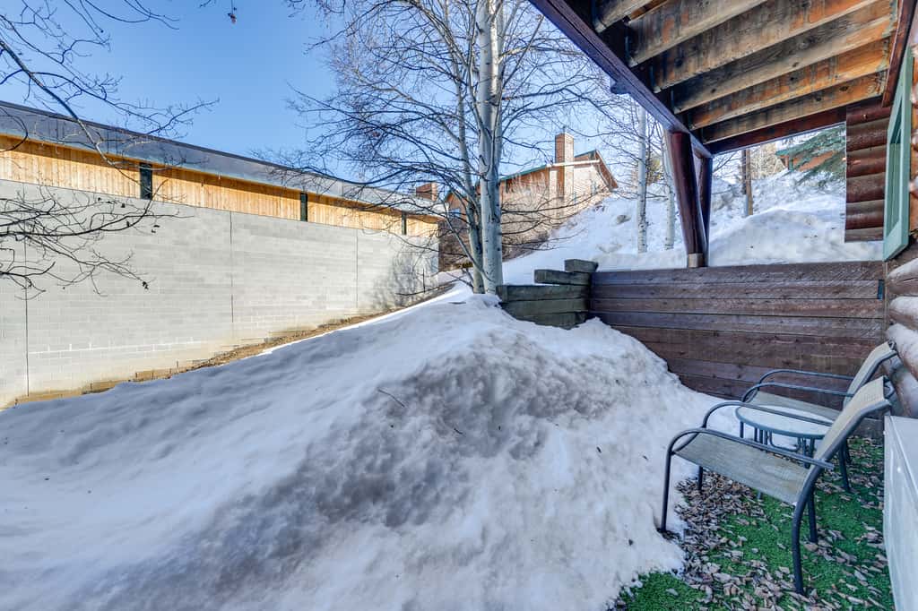 Jackson Condo w/ Fireplace < Half Mi to Snow King!