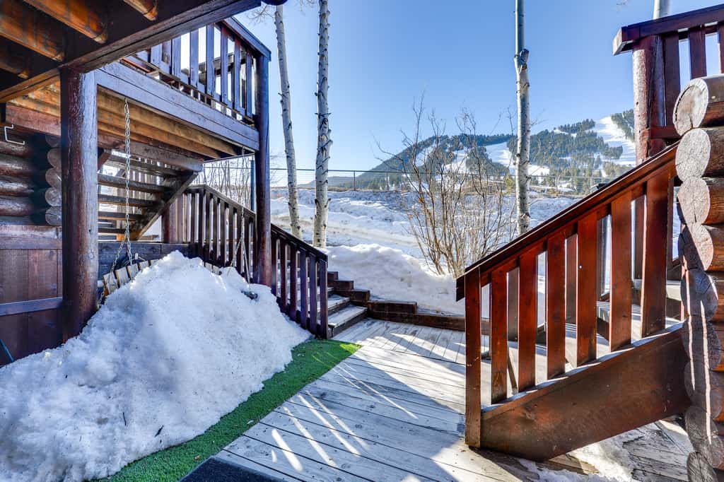 Jackson Condo w/ Fireplace < Half Mi to Snow King!