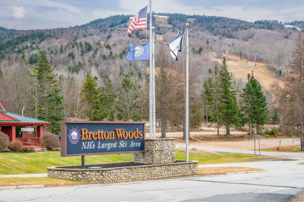 Cozy Bretton Woods Ski-In/Ski-Out Condo w/ Deck!