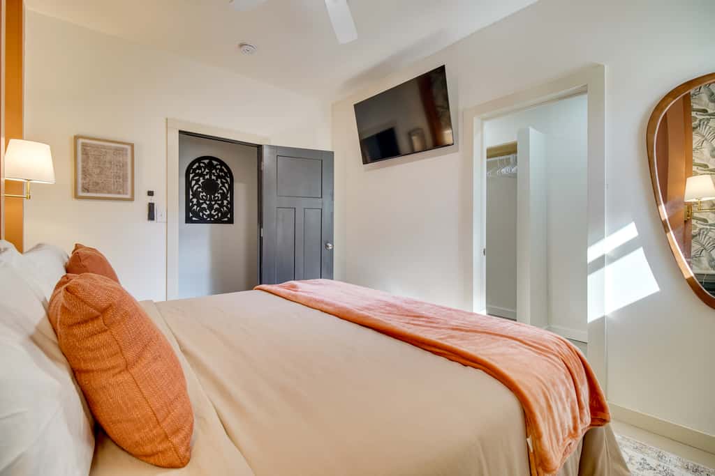 Waterfront ‘StoneHaven at Reed Point’ w/ Swim Spa!