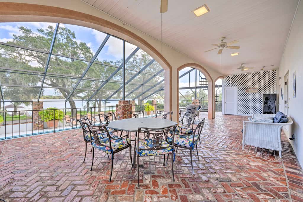 Lanai & Pool: Elegant Villa in Winter Haven!