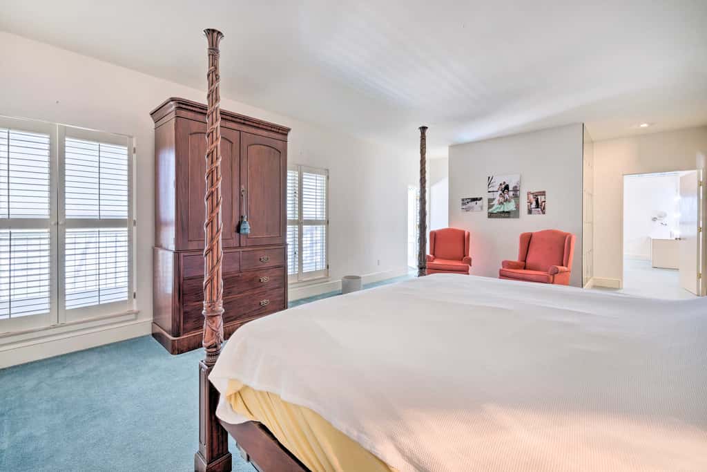 Lanai & Pool: Elegant Villa in Winter Haven!