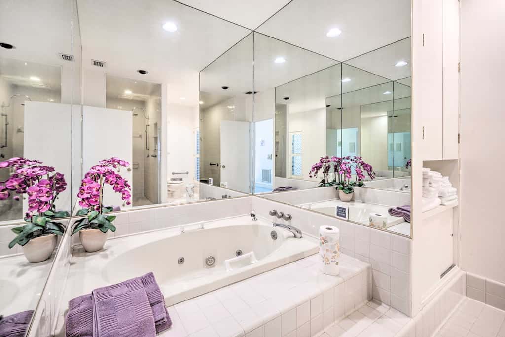 Lanai & Pool: Elegant Villa in Winter Haven!