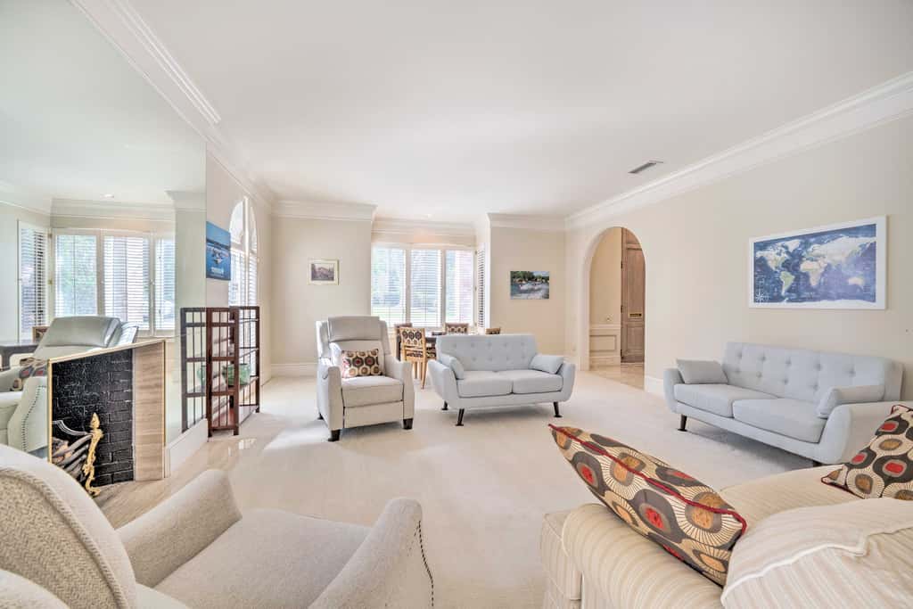 Lanai & Pool: Elegant Villa in Winter Haven!