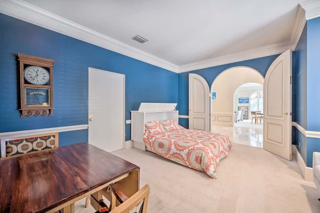Lanai & Pool: Elegant Villa in Winter Haven!