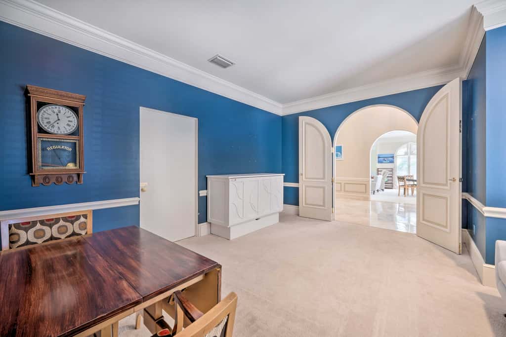 Lanai & Pool: Elegant Villa in Winter Haven!