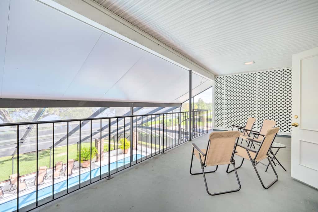 Lanai & Pool: Elegant Villa in Winter Haven!