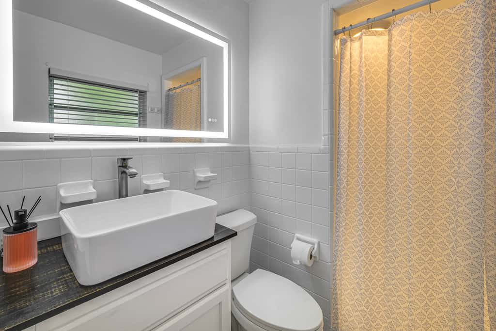 Legoland & Lakes Pool Home w/ Private Suite