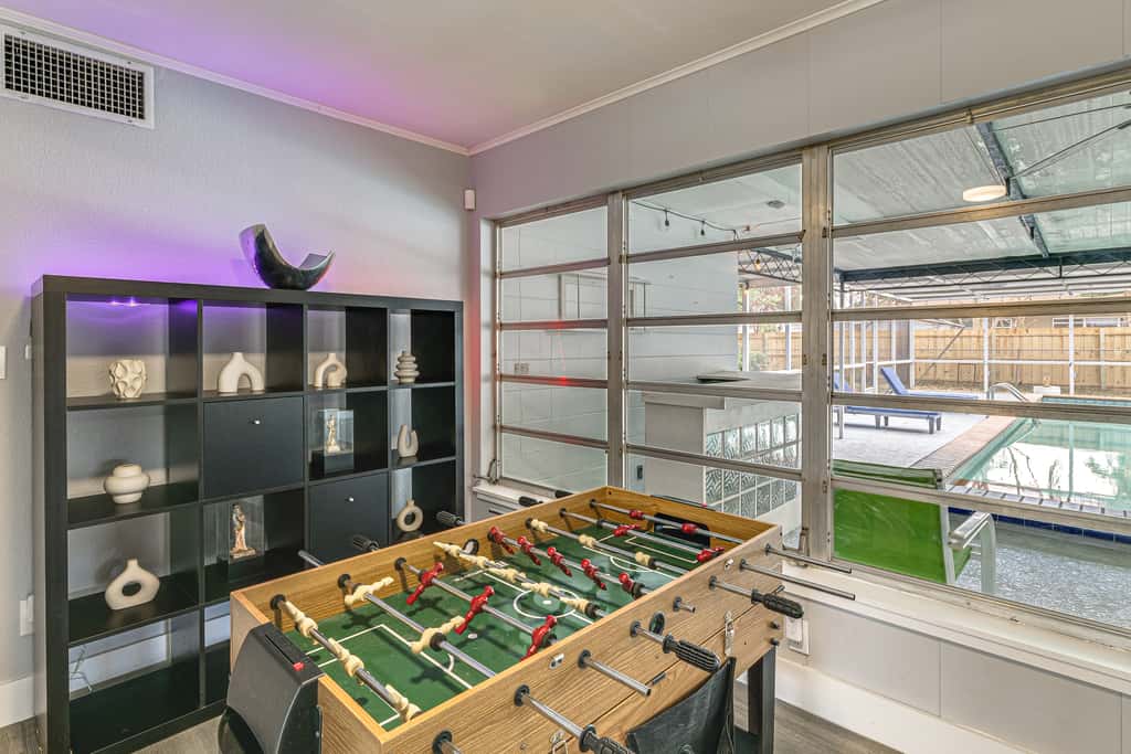 Legoland & Lakes Pool Home w/ Private Suite