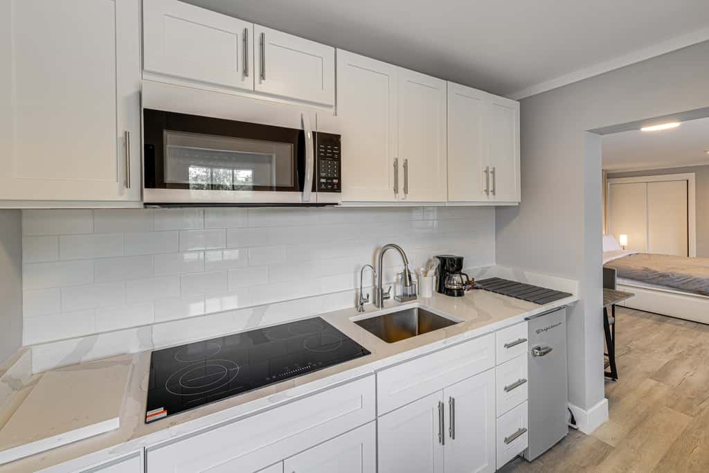 Legoland & Lakes Pool Home w/ Private Suite