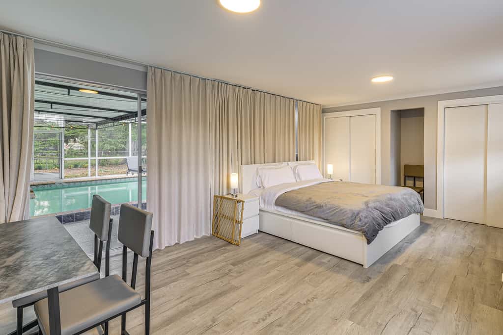 Legoland & Lakes Pool Home w/ Private Suite