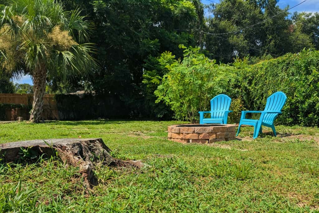Legoland & Lakes Pool Home w/ Private Suite