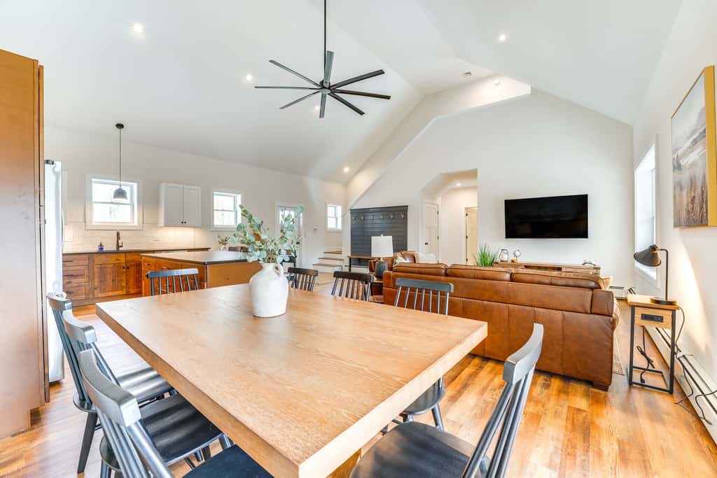 Luxe 4-Season Sebago Lake Getaway w/ Fire Pit