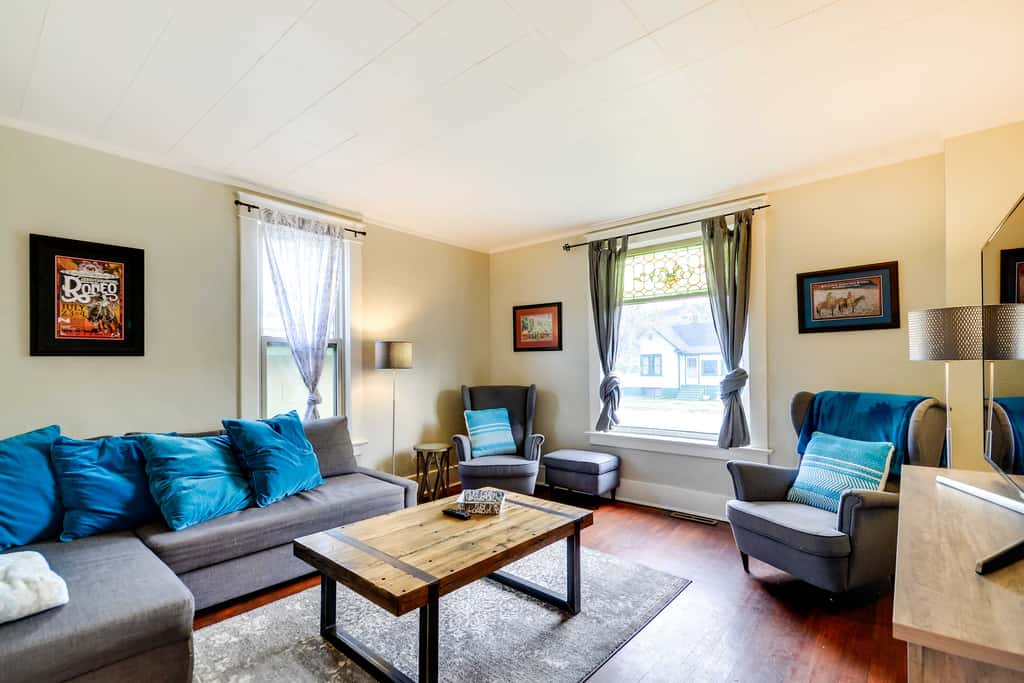 Red Lodge Home on Broadway - 15 Min to Ski Resort!