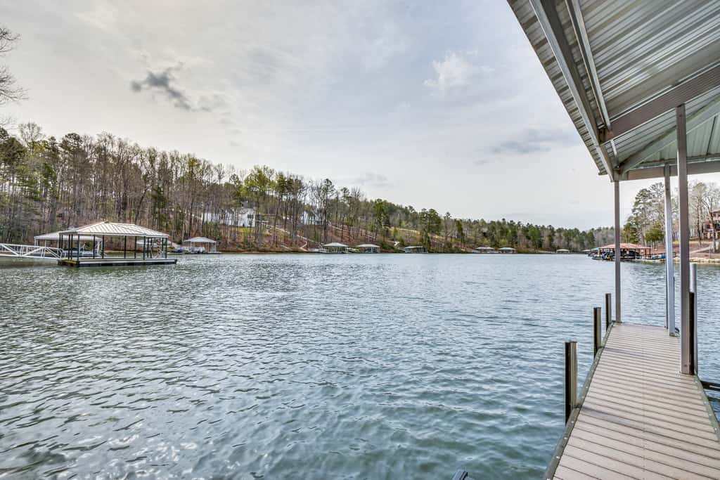 Lakefront Seneca Vacation Rental w/ Shared Dock!