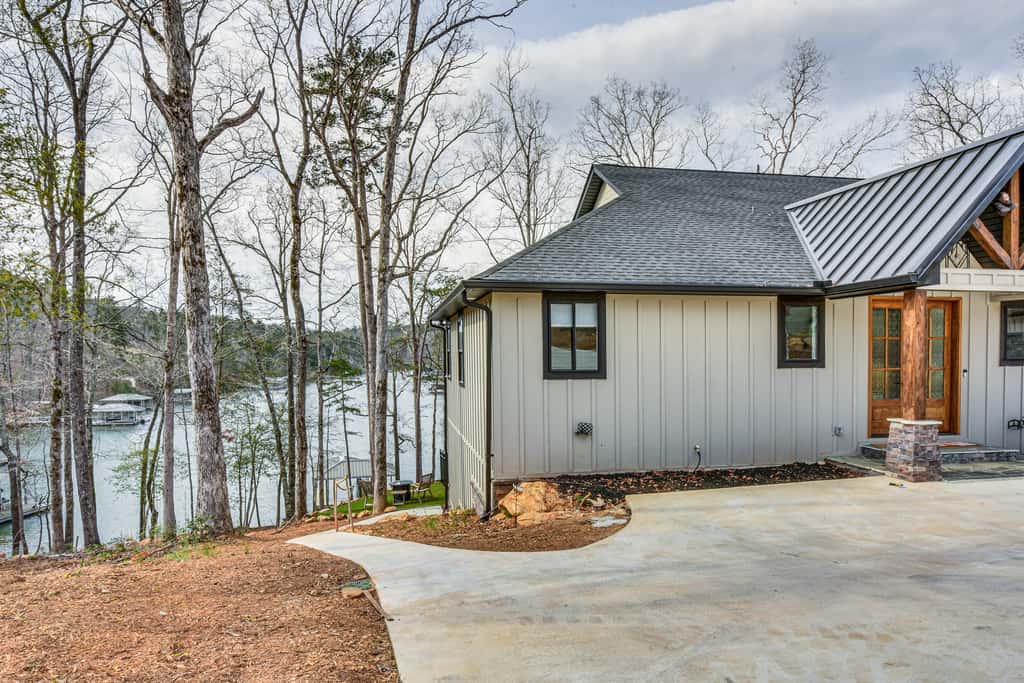 Lakefront Seneca Vacation Rental w/ Shared Dock!