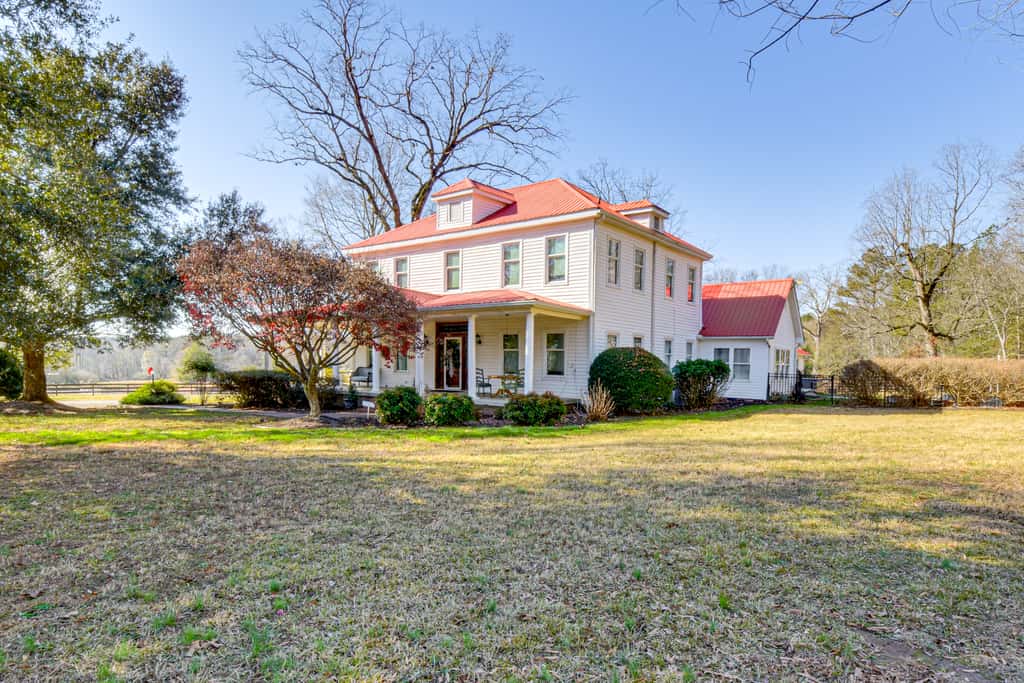 Historic Farmhouse: Memorable Moments Near Clemson