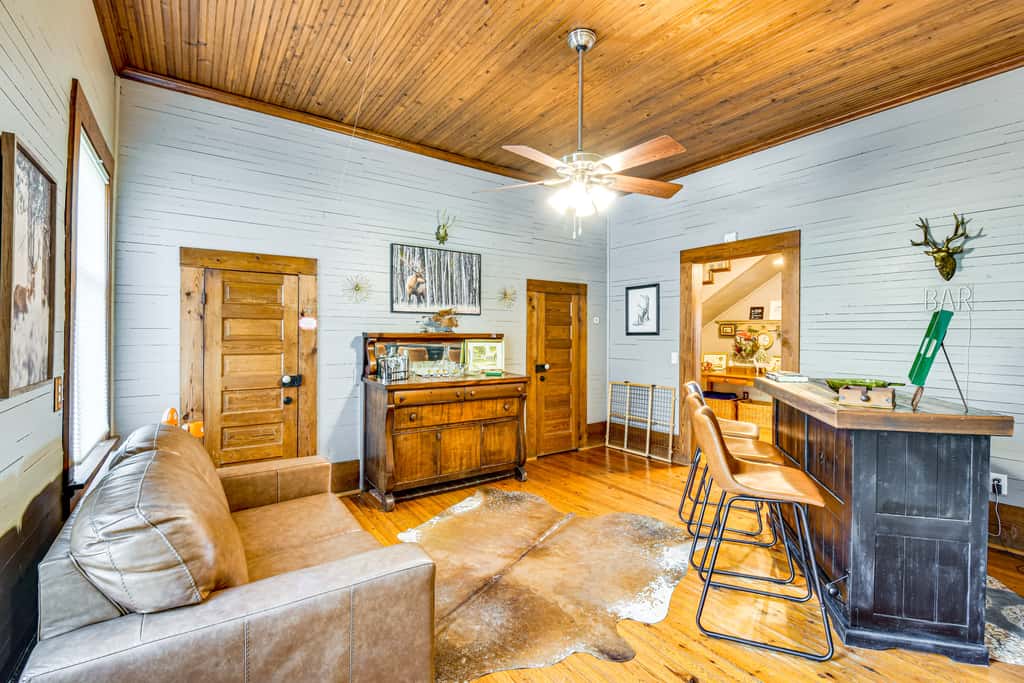 Historic Farmhouse: Memorable Moments Near Clemson